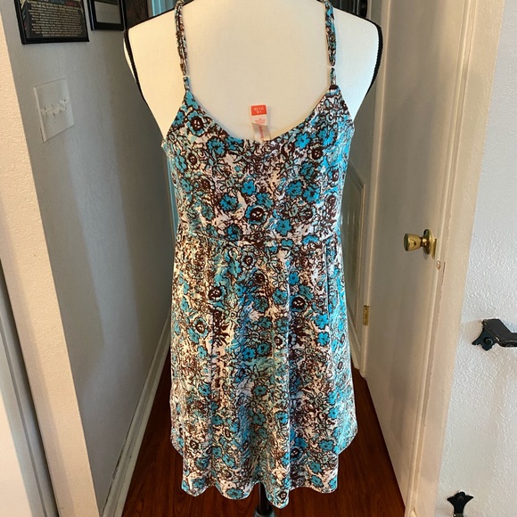 Spring dress. - Picture 2 of 3